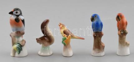 Herendi porcelán madár figurák (4 db) és mókus figura, kézzel festettek, jelzettek, kis kopással. m: 5 cm, 6,5 cm, 7 cm (x2), 8 cm