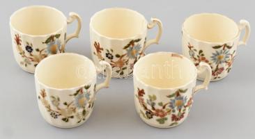 Zsolnay porcelán 5 db csésze / bögre. Kézzel festett, jelzett (máz alatti családi kék pecsét, 1890 körül) egyik csészén lepattanással. egyiken hajszálrepedéssel d: 7 cm, m: 6 cm