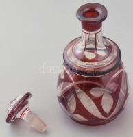 Antik vizes üveg pohárral. XIX. sz. Formába fújt, festett, apró csorbákkal, karcolásokkal. m: 22 cm ...