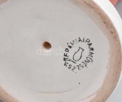 2 db kicslány figura: Royal dux kislány (több sérüléssel) + Bidrogkeresztúri lányka. Kézzel festett ...