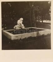 1935-1936 Balatonlelle, villa, üzletbelső Nivea reklámmal, utcaképe, sétány, vitorlás, 17 db fotó, e...