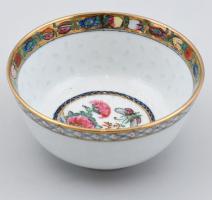 Kínai rizsszemes porcelán tálka. több színnel festett, négy karakteres jelzéssel, hibátlan d: 11,5 cm