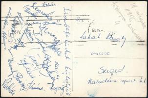 1956 Az ifjúsági válogatott által aláírt és Lakat Károlynak hazaküldött képeslap
