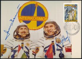 Valerij Kubaszov és Farkas Bertalan űrhajósok aláírásai fotójukon Interkozmosz alkalmi bélyegzéssel / astronauts autograph signatures