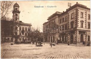 1918 Komárom, Komárnó; Klapka tér, városháza, gyógyszertár, üzlet. Vasúti levelezőlapárusítás 9204 / square, town hall, pharmacy, shop