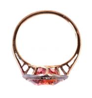 14K arany gyűrű zafírral és 4 db pici brillel (cca 0,02K/db) Jelzett, 3,78 g, m: 53