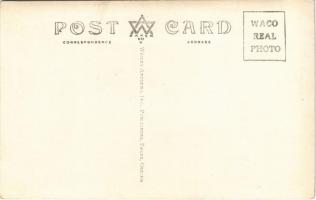 A group of Sioux Indians. photo / Sziú indiánok