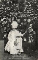 Wilhelmina of the Netherlands, Duke Henry of Mecklenburg-Schwerin with thei child on board of SS Heemskerk