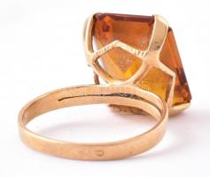 18 K arany (Au) gyűrű sárga kővel. Jelzett, 5,5g, m: 56