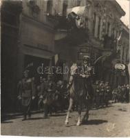 1940 Szatmárnémeti, Satu Mare; bevonulás, Horthy fehér locon/ entry of the Hungarian troops, Horthy on white horse. photo + 1940 SZATMÁRNÉMETI VISSZATÉRT So. Stpl (9,3 x 8,9 cm)