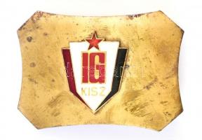 cca 1970 KISZ Ifjú Gárda fém övcsat tűzzománc jelvénnyel, kis kopásnyomokkal, 5,5×8 cm