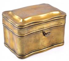 Antik réz doboz, kulccsal, kulcs fordul a zárban, de nem zárja a fedelet, jelzett, apró horpadásokka...