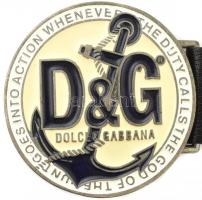 D&G jelzésű bőr öv, zománcozott övcsattal, fekete színben, jó állapotban