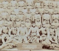 cca 1900 Császári és Királyi Vasutas Ezred (K.u.K Eisenbahn-Regiment) katonai csoportkép, vintage fo...