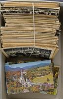 Kb. 350 db VEGYES francia város képeslap dobozban: Lourdes-i vallásos lapok / Cca. 350 mostly pre-1960 French town-view postcards in a box: Lourdes Catholic postcards
