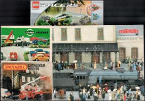 cca 1963-2021 össz. 8 db játék katalógus és nyomtatvány: Matchbox katalógus (1980/81 és 1987), Märklin H0 katalógus 1988, Gama Mini katalógus (é.n., 1960 körül), Meccano katalógus 1963, Lego 2012 katalógus és 2 db Lego szerelési útmutató.