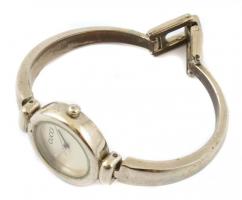 Gucci jelzésű női fém karóra, kopásnyomokkal, működik, d: 2,5 cm