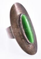 Ezüst(Ag) gyűrű, zöld kővel, jelzett, állítható méret: 52, bruttó: 9,84 g
