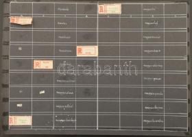 Több száz ajánlási ragjegy betűrendbe rendezve, házi készítésű kiállítási lapokon