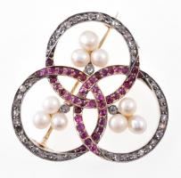 Arany(Au) 14K bross ezüst(Ag) foglalattal, gyöngyökkel, apró kövekkel, jelzés nélkül, d: 3,5 cm, bruttó: 9,07 g