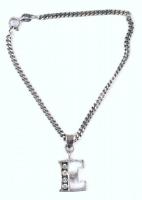 Ezüst(Ag) karkötő, "E" függővel, jelzett, h: 19 cm, bruttó: 7,37 g
