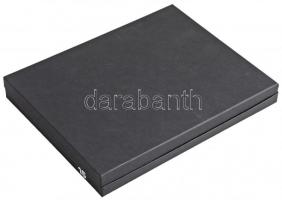 Éremtartó kazetta egy kivehető tálcával, összesen 24 férőhellyel (5x5cm-es), használt, de jó állapot...