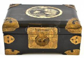 Kínai lakkozott fa, ékszeres doboz, csont berakásal, réz sarkokkal, kis javításra szorul / Medium si...