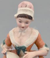 4 db festett biszkvit porcelán figura. Jelzés nélkül, minimális kopásokkal. cca 17 cm