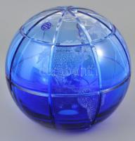 Kék ólomkristály földgömb. Nagy méretű Guszevszkoj orosz kristály. Jelzett. Egy két kisebb karccal / Large Gusevskoi Crystal globe with some small scratches d: 20 cm