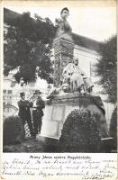 1911 Nagykőrös, Arany János szobor. Geszner J. kiadása (ragasztás a felszínén / adhesive tape on the surface)