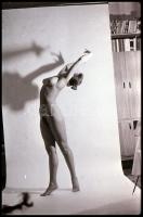 cca 1977 Teljes tekercs ugyanarról az akt fotómodellről, Marinkay István (1920-?) veszprémi fotóművé...