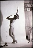 cca 1977 Teljes tekercs ugyanarról az akt fotómodellről, Marinkay István (1920-?) veszprémi fotóművé...