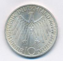 NSZK 1972G 10M Ag "Müncheni Olimpia - Spirál" T:1-,2 kis ph.
FRG 1972G 10 Mark Ag "M...