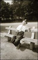 cca 1965 Rutkai Éva, Gábor Miklós, kínai bábosok a Balatonnál, továbbá Peti Sándor (1898-1973) színé...