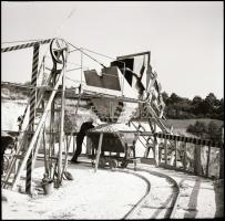 cca 1969 Keszthely és Cserszegtomaj határában levő Okkerbánya, 25 db vintage NEGATÍV Kotnyek Antal (...