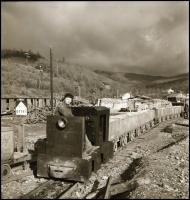 cca 1950 és cca 1970 között készült felvételek változatos témákról (bányában használt mozdony és csi...