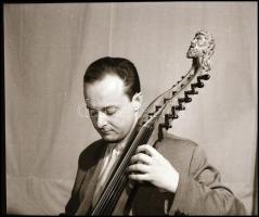 cca 1950 és cca 1970 között készült felvételek változatos témákról (bányában használt mozdony és csi...