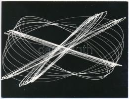 cca 1975 Fényinga útja, vintage fotografika dr. Sevcsik Jenő (1899-1996) fényképész, szaktanár, szakíró hagyatékából, 9x11,9 cm