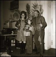 1979 Nagymágocs, Szociális Otthon, nagy riport a lakók farsangi mulatságáról, Demeter Sándor (?-?) s...