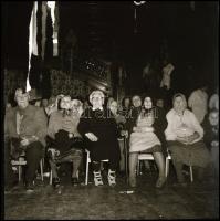 1979 Nagymágocs, Szociális Otthon, nagy riport a lakók farsangi mulatságáról, Demeter Sándor (?-?) s...