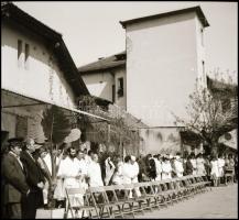 1979 Szentes, Bugyi professzor temetése, Demeter Sándor (?-?) szentesi fényképész és fotóriporter ha...