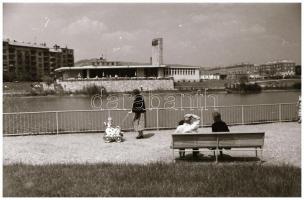 cca 1968 Budapest, a Feneketlen-tó és a Park vendéglő, jól áttekinthető látképek, mert a parkosítás ...