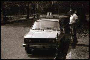 1987 Budapesti autós iskola, ahol a felvételeken főleg motorosok szerepelnek, 14 db vintage NEGATÍV, Magyar Alfréd budapesti fotóművész felvételei, 24x36 mm