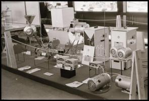 cca 1969 és cca 1985 között készült 23 db vintage NEGATÍV, Magyar Alfréd budapesti fotóművész felvét...