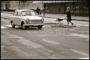 cca 1969 és cca 1985 között készült 23 db vintage NEGATÍV, Magyar Alfréd budapesti fotóművész felvét...