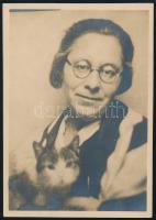 cca 1933 Gémes Irma, feliratozott vintage fotó Kinszki Imre (1901-1945) budapesti fotóművész hagyatékából, 8,5x6 cm