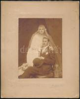 cca 1905 Csepel, Wurzler fényképész műtermében készült vintage fotó fiatal házasokról, 15x11 cm, karton 24,5x20 cm
