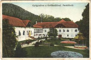 1934 Parádfürdő, Gyógyudvar a fürdőszállóval (EB)