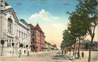 Győr, Vásár tér. Vasúti levelezőlapárusítás 30. sz. - 1915. (EK)