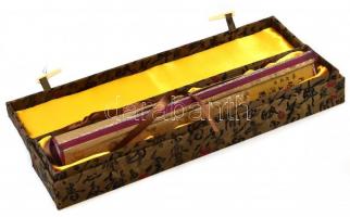 Kínai selyem falikép eredei dobozában. jelzett. / Chinese wall cloth. 33x180 cm